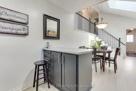 331 Primrose Lane Newmarket ON L3Y 5Z3