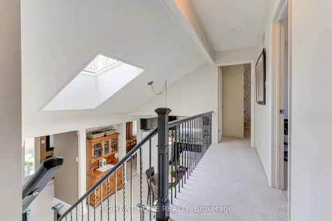 331 Primrose Lane Newmarket ON L3Y 5Z3