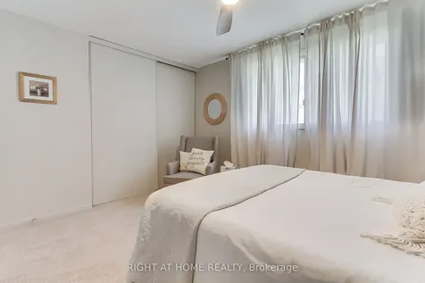 331 Primrose Lane Newmarket ON L3Y 5Z3
