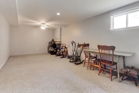 331 Primrose Lane Newmarket ON L3Y 5Z3