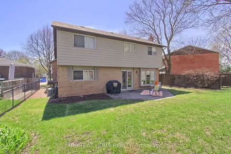 331 Primrose Lane Newmarket ON L3Y 5Z3