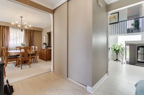 331 Primrose Lane Newmarket ON L3Y 5Z3