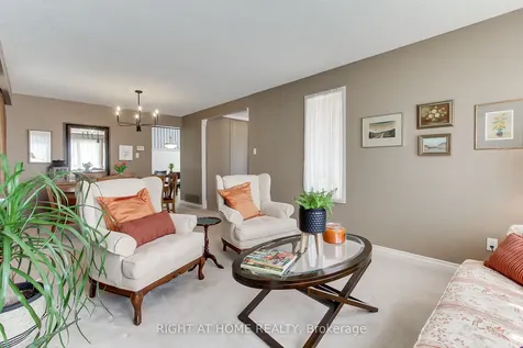 331 Primrose Lane Newmarket ON L3Y 5Z3