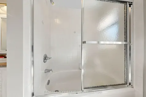 9 Evaridge Drive Markham ON L6B 1E9