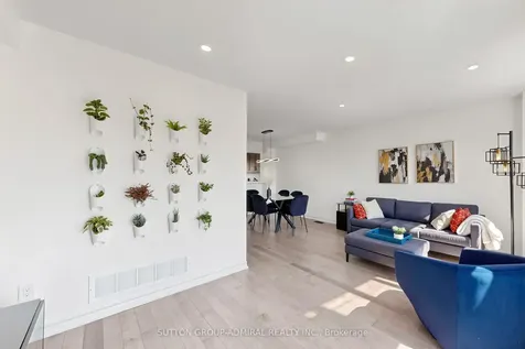 52 Brandy Lane Way Newmarket ON L3Y 8P7