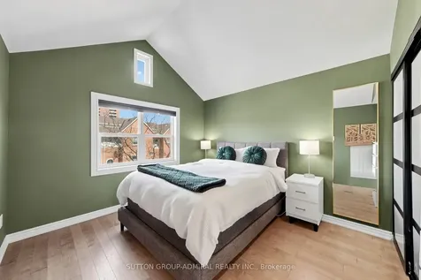 52 Brandy Lane Way Newmarket ON L3Y 8P7