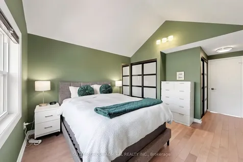 52 Brandy Lane Way Newmarket ON L3Y 8P7
