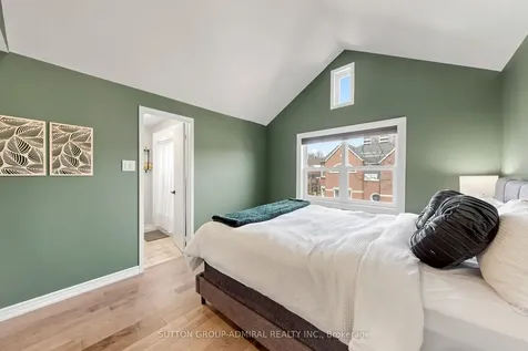 52 Brandy Lane Way Newmarket ON L3Y 8P7