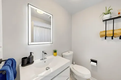 52 Brandy Lane Way Newmarket ON L3Y 8P7