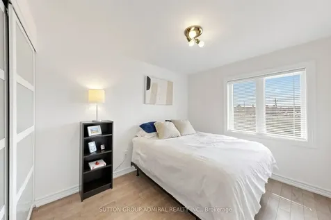 52 Brandy Lane Way Newmarket ON L3Y 8P7