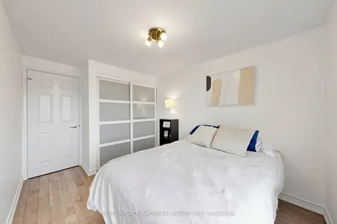 52 Brandy Lane Way Newmarket ON L3Y 8P7