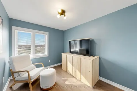 52 Brandy Lane Way Newmarket ON L3Y 8P7
