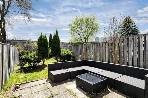 52 Brandy Lane Way Newmarket ON L3Y 8P7
