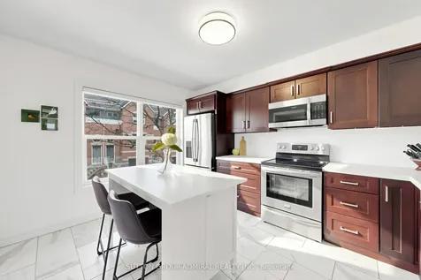 52 Brandy Lane Way Newmarket ON L3Y 8P7
