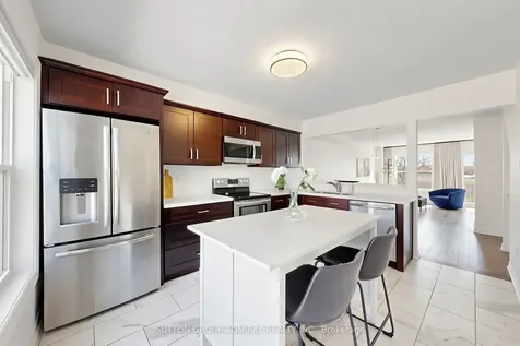52 Brandy Lane Way Newmarket ON L3Y 8P7