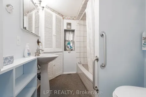 6823 Main Street Whitchurch-stouffville ON L4A 7G4