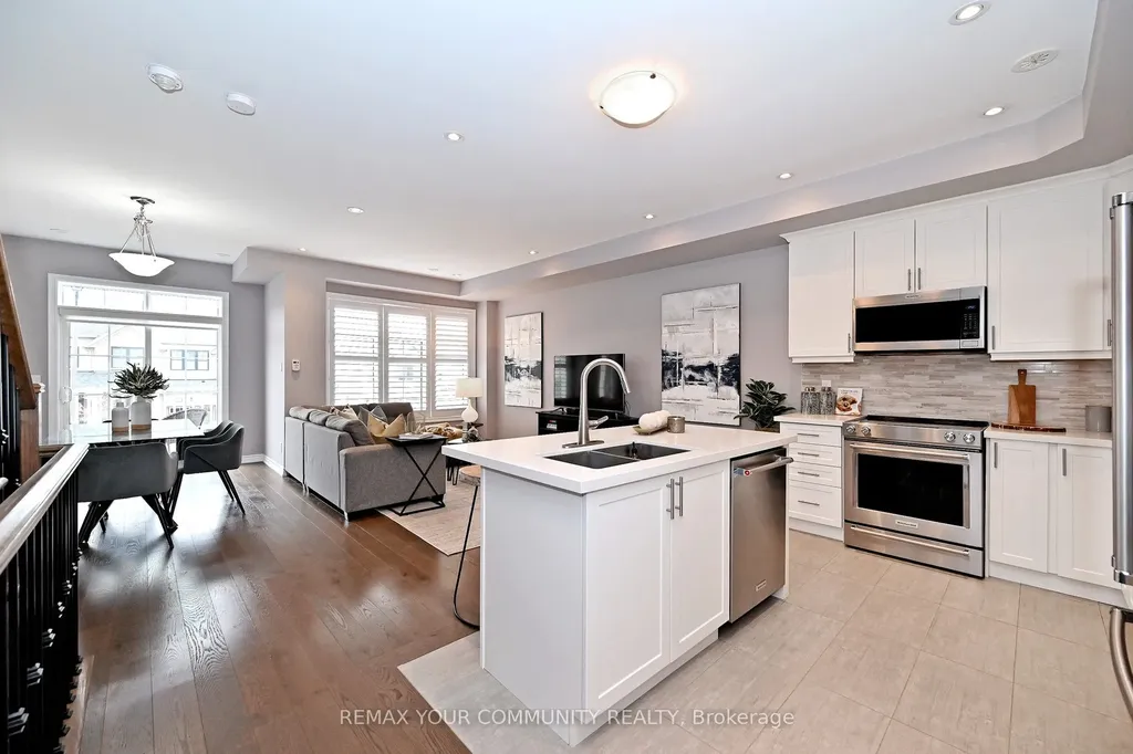 39 Blackpool Lane East Gwillimbury ON L9N 0R7