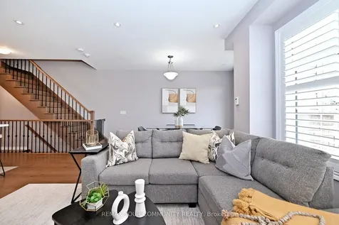 39 Blackpool Lane East Gwillimbury ON L9N 0R7