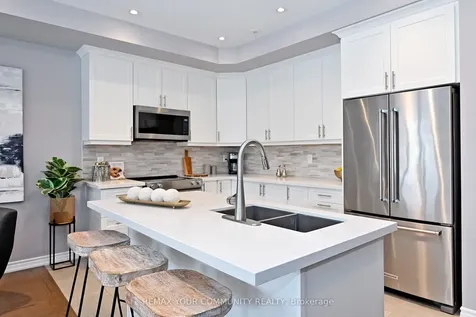39 Blackpool Lane East Gwillimbury ON L9N 0R7