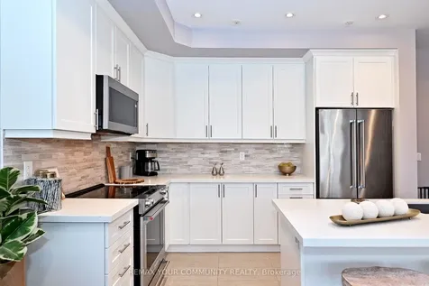 39 Blackpool Lane East Gwillimbury ON L9N 0R7