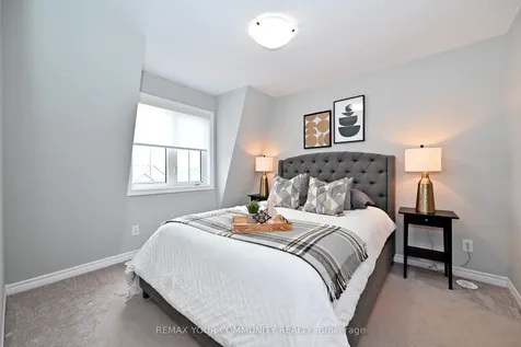 39 Blackpool Lane East Gwillimbury ON L9N 0R7