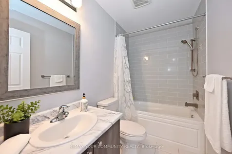 39 Blackpool Lane East Gwillimbury ON L9N 0R7