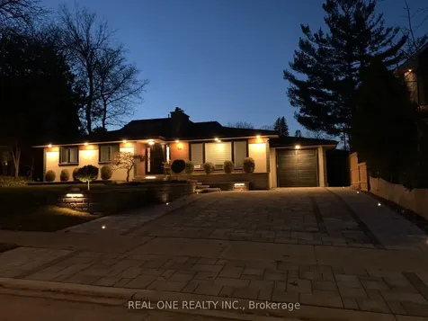 54 Leisure Lane Richmond Hill ON L4C 4X1