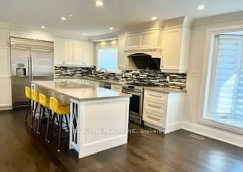 54 Leisure Lane Richmond Hill ON L4C 4X1