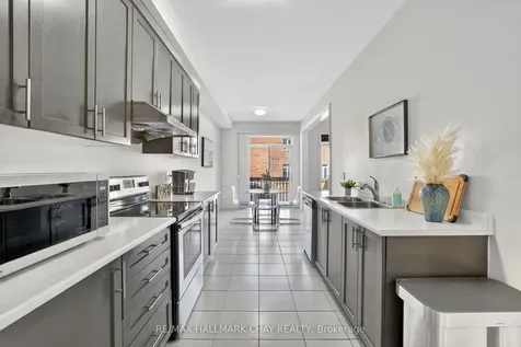 62 Fortis Crescent Bradford West Gwillimbury ON L3Z 0W2