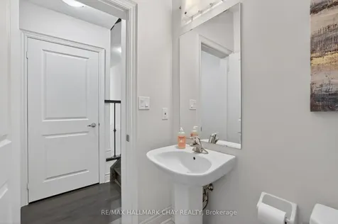 62 Fortis Crescent Bradford West Gwillimbury ON L3Z 0W2