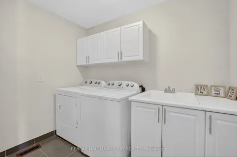 62 Fortis Crescent Bradford West Gwillimbury ON L3Z 0W2