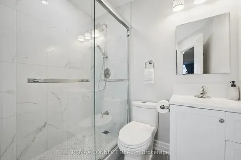 11121 Yonge Street Richmond Hill ON L4C 0S7