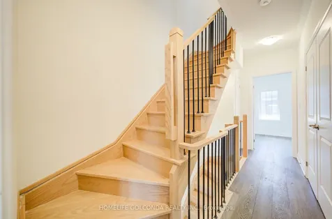 7 Maybank Lane Whitchurch-stouffville ON L4A 4X7