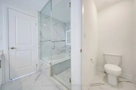 7 Maybank Lane Whitchurch-stouffville ON L4A 4X7