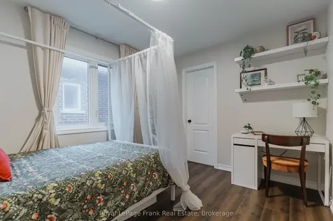 9 Michael Cummings Court Uxbridge ON L9P 0E6