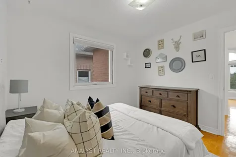 182 Buena Vista Drive Vaughan ON L4H 1T7
