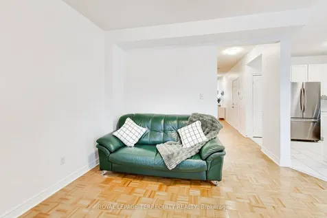 40 Teal Crescent Vaughan ON L4H 2V5