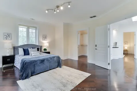 5 Oakcrest Avenue Markham ON L3R 2B7