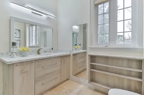 5 Oakcrest Avenue Markham ON L3R 2B7