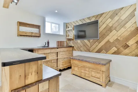 5 Oakcrest Avenue Markham ON L3R 2B7