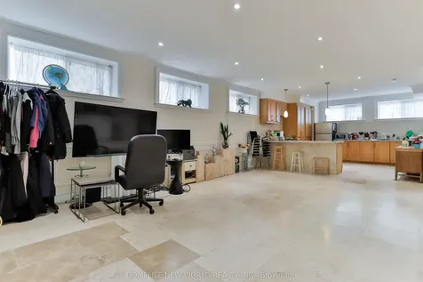 5 Oakcrest Avenue Markham ON L3R 2B7