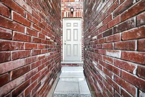347 Luck Court Newmarket ON L3X 0J5