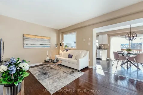 19 Bearings Avenue Whitchurch-stouffville ON L4A 0W6