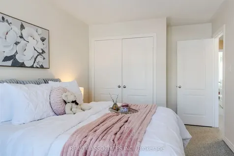 19 Bearings Avenue Whitchurch-stouffville ON L4A 0W6