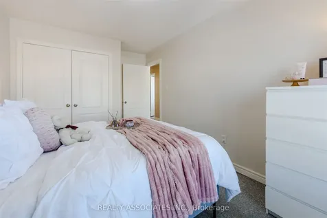 19 Bearings Avenue Whitchurch-stouffville ON L4A 0W6