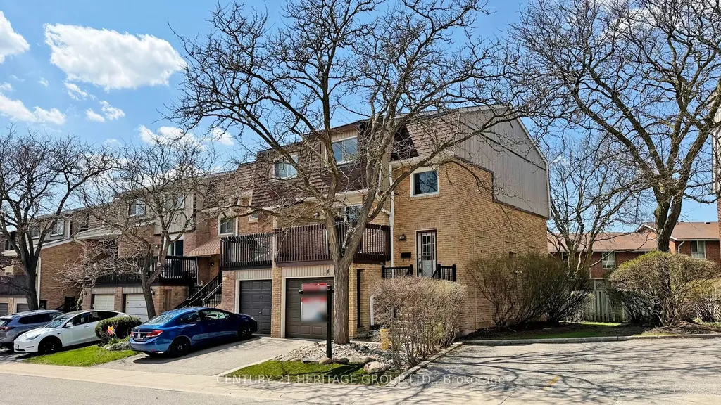 14 Dunkeld Way Markham ON L3T 4Y9