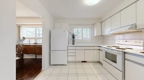 14 Dunkeld Way Markham ON L3T 4Y9
