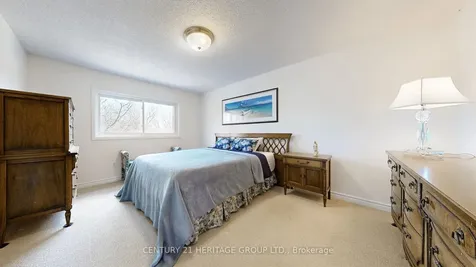 14 Dunkeld Way Markham ON L3T 4Y9