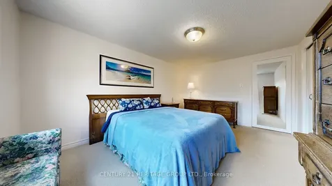 14 Dunkeld Way Markham ON L3T 4Y9