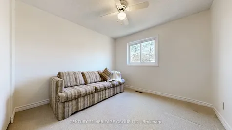 14 Dunkeld Way Markham ON L3T 4Y9
